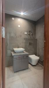 Bathroom Image of 1350 Sq.ft 3 BHK Apartment / Flat for sale in Sector 18 Gurgaon for Rs. 13500000