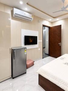 Bedroom Image of 758 Sq.ft 1 BHK Apartment / Flat for rent in Indraprasth Gulmohar, Vastrapur Ahmedabad for Rs. 15000