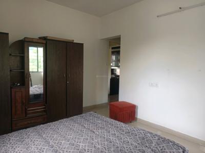 Bedroom Image of 1050 Sq.ft 2 BHK Apartment / Flat for rent in Magarpatta Iris, Magarpatta City Pune for Rs. 38000