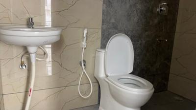 Bathroom Image of 650 Sq.ft 1 BHK Apartment / Flat for rent in Whitefield Bengaluru for Rs. 24000