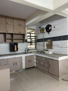Kitchen Image of 1600 Sq.ft 3 BHK Apartment / Flat for rent in Bathal apartment, Patparganj New Delhi for Rs. 43000