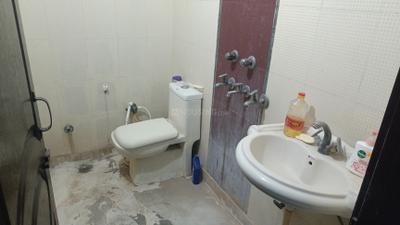 Image of 680 Sq.ft 2 BHK Builder Floor for sale in Dwarka Mor, New Delhi for Rs. 2331000
