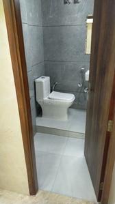 Bathroom Image of 1300 Sq.ft 3 BHK Apartment / Flat for sale in Cooperative Archana Apartment, Paschim Vihar New Delhi for Rs. 13500000