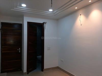 Bedroom Image of 1250 Sq.ft 3 BHK Builder Floor for sale in Shalimar Bagh New Delhi for Rs. 18500000