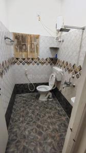 Bathroom Image of 1100 Sq.ft 2 BHK Duplex for rent in Kalyananagara Chikkamagaluru for Rs. 13000