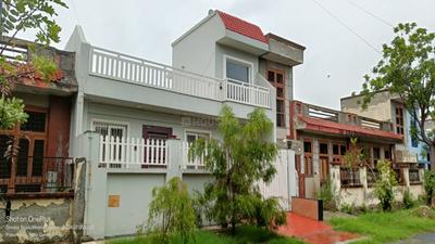 Image of 300 Sq.ft Residential Plot / Land for sale in Sigma 2, Greater Noida for Rs. 33000000