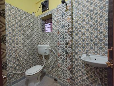 Bathroom Image of 610 Sq.ft 2 BHK Apartment / Flat for sale in Kasba Kolkata for Rs. 2600000