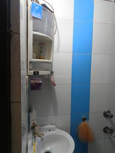 Bathroom Image of 550 Sq.ft 2 BHK Builder Floor for rent in Aya Nagar New Delhi for Rs. 12000