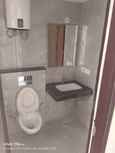 Bathroom Image of 2243 Sq.ft 4 BHK Apartment / Flat for rent in Rishita Manhattan, Gomti Nagar Extension Lucknow for Rs. 50000