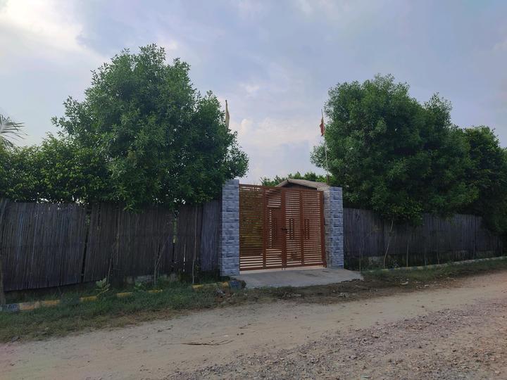 SS Sainik Farms Main Image 1