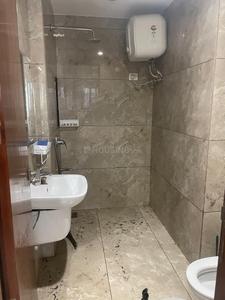 Bathroom Image of 2100 Sq.ft 3.5 BHK Builder Floor for rent in Wave Estate Group Housing 2 Phase 1, Sector 85 Mohali for Rs. 50000