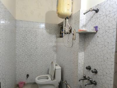Bathroom Image of 1500 Sq.ft 1 BHK Builder Floor for rent in Sector 9 Faridabad for Rs. 18000
