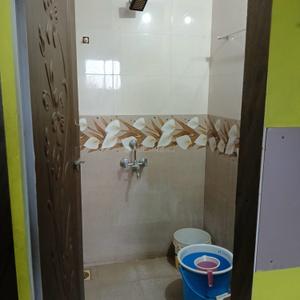 Bathroom Image of 900 Sq.ft 2 BHK Apartment / Flat for sale in Chanod Colony Vapi for Rs. 2500000