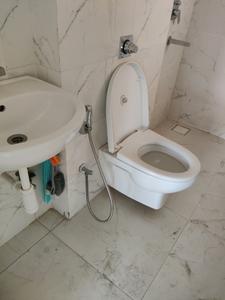 Common Bathroom Image of 518 Sq.ft 1 BHK Apartment / Flat for sale in Vikhroli East Mumbai for Rs. 9200000
