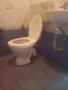 Bathroom Image of 1000 Sq.ft 2 BHK Apartment / Flat for rent in Velachery Chennai for Rs. 35000