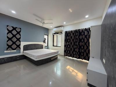 Bedroom Image of 3500 Sq.ft 4 BHK Apartment / Flat for rent in New Alkapuri Vadodara for Rs. 40000