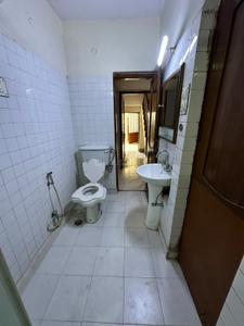 Bathroom Image of 2000 Sq.ft 2 BHK Builder Floor for rent in Hasanganj Lucknow for Rs. 21000