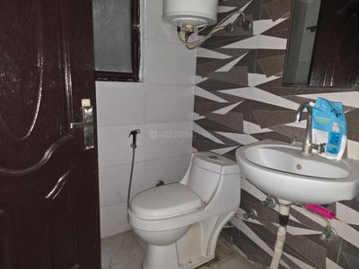 Bathroom Image of 1070 Sq.ft 2 BHK Apartment / Flat for sale in Divyansh Fabio, Crossings Republik Ghaziabad for Rs. 7500000