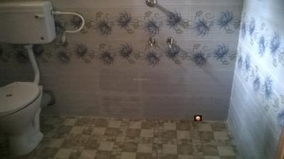 Bathroom Image of 3000 Sq.ft 3 BHK Independent House for sale in Kanchrapara North 24 Parganas District for Rs. 6500000