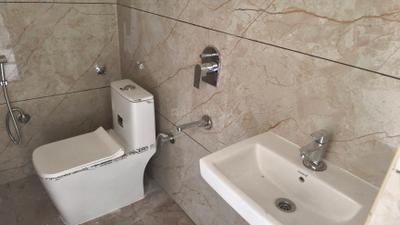 Bathroom Image of 700 Sq.ft 1 BHK Apartment / Flat for rent in Kaggadasapura Bengaluru for Rs. 25000