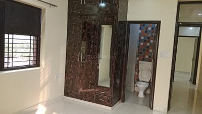 Bedroom Image of 1100 Sq.ft 2 BHK Builder Floor for rent in Janakpuri New Delhi for Rs. 35450