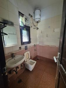 Bathroom Image of 1655 Sq.ft 2 BHK Independent House for rent in Sector 40 Gurgaon for Rs. 39000
