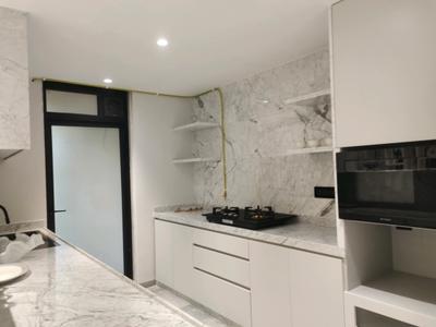 Kitchen Image of 2300 Sq.ft 3 BHK Apartment / Flat for sale in Vile Parle West Mumbai for Rs. 110000000