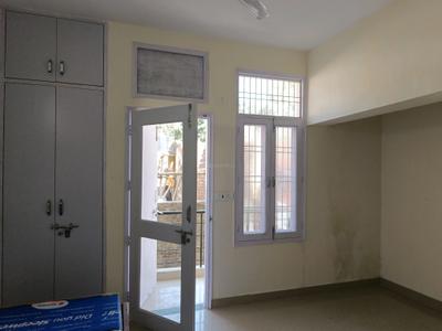 Bedroom Image of 300 Sq.ft 1 RK Apartment / Flat for rent in Saket New Delhi for Rs. 19000