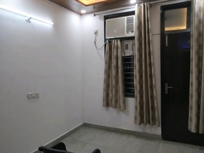 Bedroom Image of 750 Sq.ft 2 BHK Builder Floor for sale in Shalimar Bagh New Delhi for Rs. 10500000