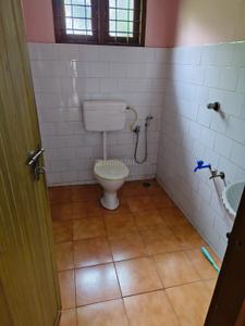 Bathroom Image of 3100 Sq.ft 4 BHK Independent House for rent in Thrippunithura Kochi for Rs. 25000