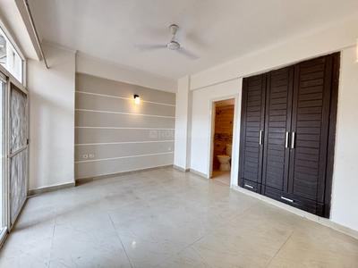 Bedroom Image of 800 Sq.ft 2 BHK Apartment / Flat for sale in Amrapali Zodiac, Sector 120 Noida for Rs. 8950000