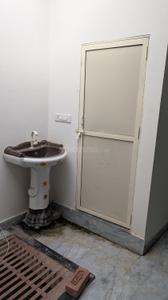 Bathroom Image of 1200 Sq.ft 3 BHK Builder Floor for rent in Fazullaganj Lucknow for Rs. 10000