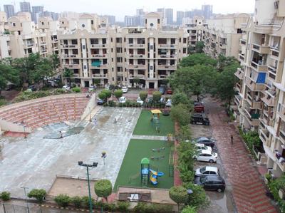 Balcony Image of 2000 Sq.ft 4 BHK Apartment / Flat for sale in Parsvnath Estate, Omega IV Greater Noida for Rs. 20000000