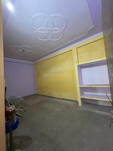 Hall Image of 1200 Sq.ft 4 BHK Apartment / Flat for rent in Karim Ganj Lucknow for Rs. 10000
