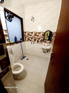 Bathroom Image of 450 Sq.ft 1 RK Builder Floor for rent in Sector 56 Gurgaon for Rs. 19000