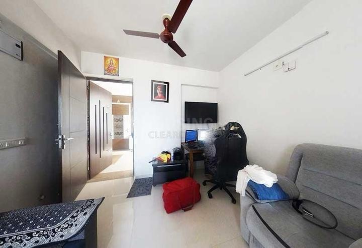 Nishan Pride Main Image 1