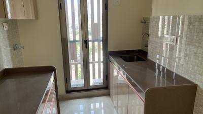 Kitchen Image of 700 Sq.ft 2 BHK Apartment / Flat for rent in Gala Swayam, Mahim Mumbai for Rs. 125000