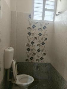 Bathroom Image of 1440 Sq.ft 3 BHK Apartment / Flat for rent in Pothinamallayya Palem Visakhapatnam for Rs. 16000