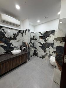 Bathroom Image of 5800 Sq.ft 7 BHK Independent House for rent in New Friends Colony New Delhi for Rs. 695000