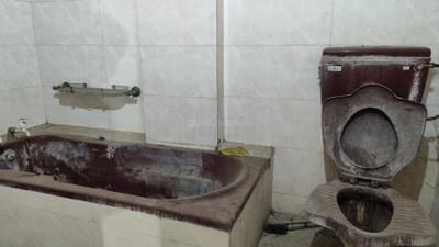 Bathroom Image of 725 Sq.ft 2 BHK Apartment / Flat for sale in Airport Gate no. 1 Kolkata for Rs. 2300000