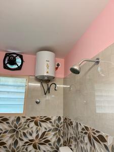 Bathroom Image of 650 Sq.ft 2 BHK Apartment / Flat for rent in Perambur Chennai for Rs. 25000