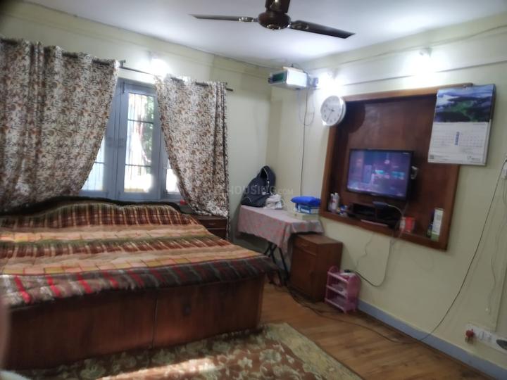 Old airport road  Bedroom 1