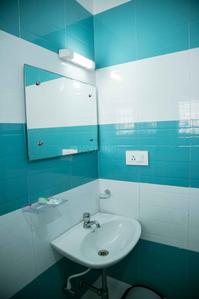 Bathroom Image of 510 Sq.ft 1 BHK Studio for rent in Pallikaranai Chennai for Rs. 17000
