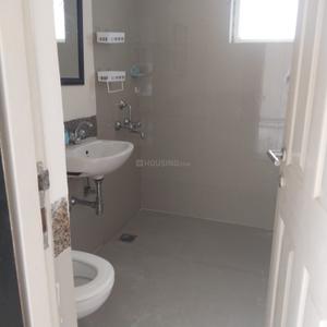 Bathroom Image of 2000 Sq.ft 3 BHK Apartment / Flat for rent in Emaar Emerald Hill, Sector 65 Gurgaon for Rs. 48000