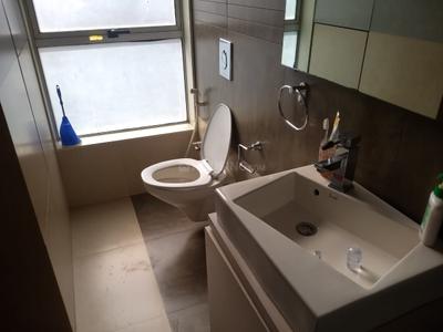 Bathroom Image of 800 Sq.ft 2 BHK Apartment / Flat for sale in Konark Amita CHS Ltd, Vile Parle East Mumbai for Rs. 28000000