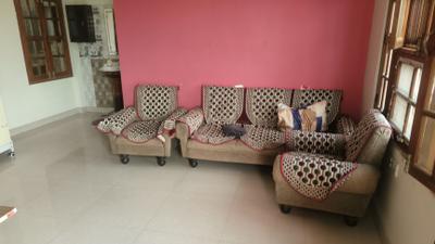 Living Room Image of 800 Sq.ft 2 BHK Apartment / Flat for rent in Alambagh Lucknow for Rs. 12000