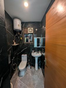 Bathroom Image of 810 Sq.ft 2 BHK Apartment / Flat for sale in Chandan Hola New Delhi for Rs. 4800000