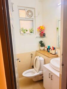 Bathroom Image of 1550 Sq.ft 3 BHK Independent House for rent in Emaar Emerald Hill, Sector 65 Gurgaon for Rs. 65000