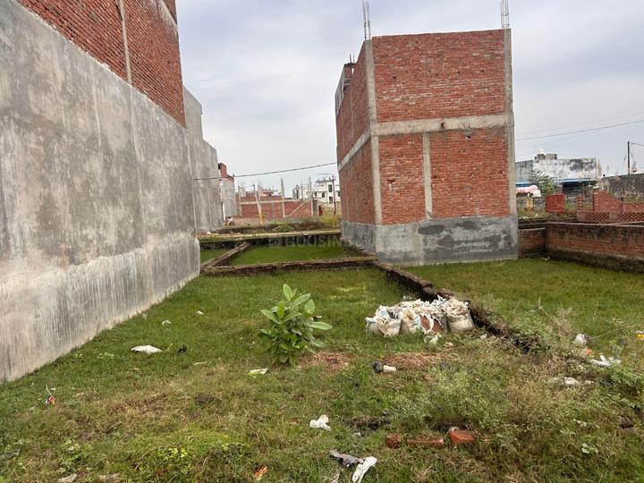 Gated society  Main Image 1