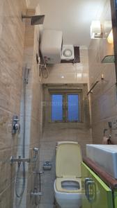Bathroom Image of 1000 Sq.ft 2 BHK Builder Floor for rent in Lajpat Nagar New Delhi for Rs. 50000